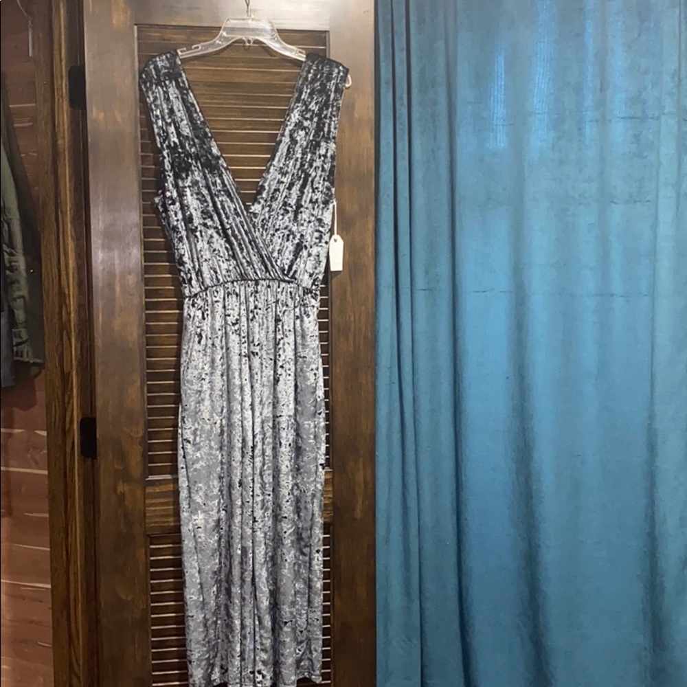 Coco + Jaimeson NWT Velvet Romper w/pockets sz XL